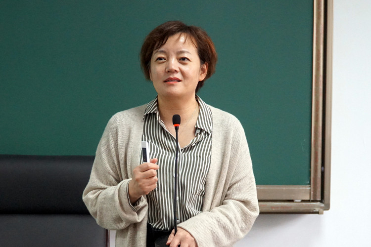 王    潔